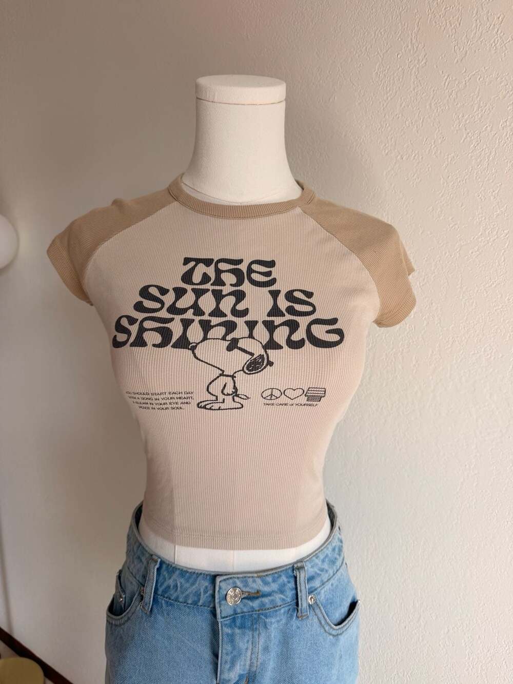 Peanuts Snoopy 'The Sun Is Shining' Graphic Ribbed Raglan Baby Tee
